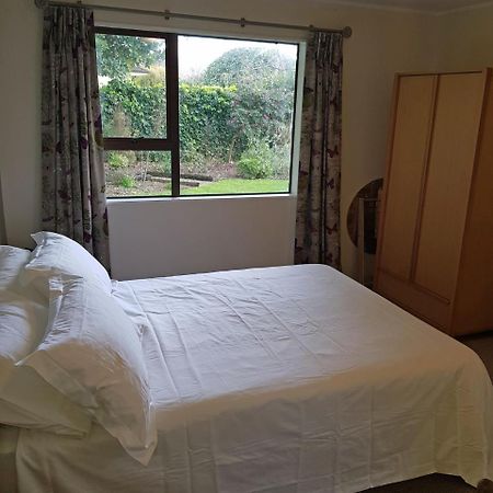 Garden Retreat Apartment Otaki ภายนอก รูปภาพ